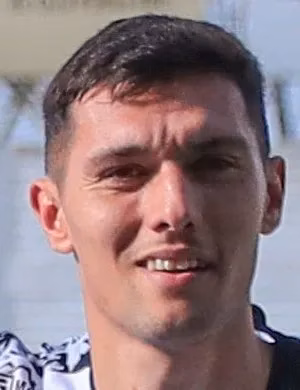 Enzo Santiago Avaro
